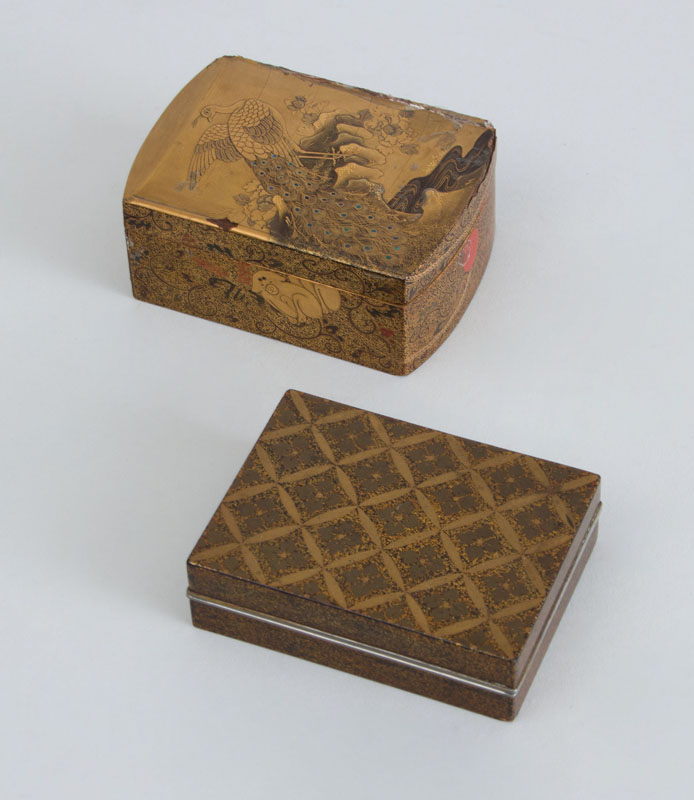 Appraisal: TWO JAPANESE LACQUER BOXES AND COVERS The one with bowed