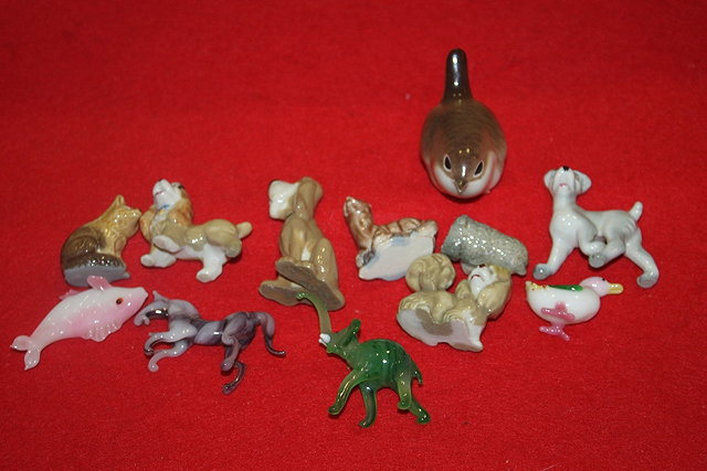 Appraisal: A SMALL COLLECTION OF MISCELLANEOUS CERAMIC AND GLASS ANIMALS including