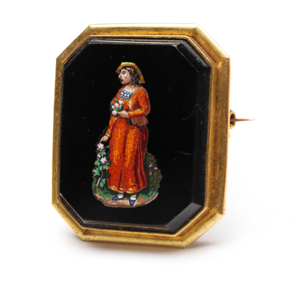 Appraisal: Italy nd half - th century Rectangular brooch with center