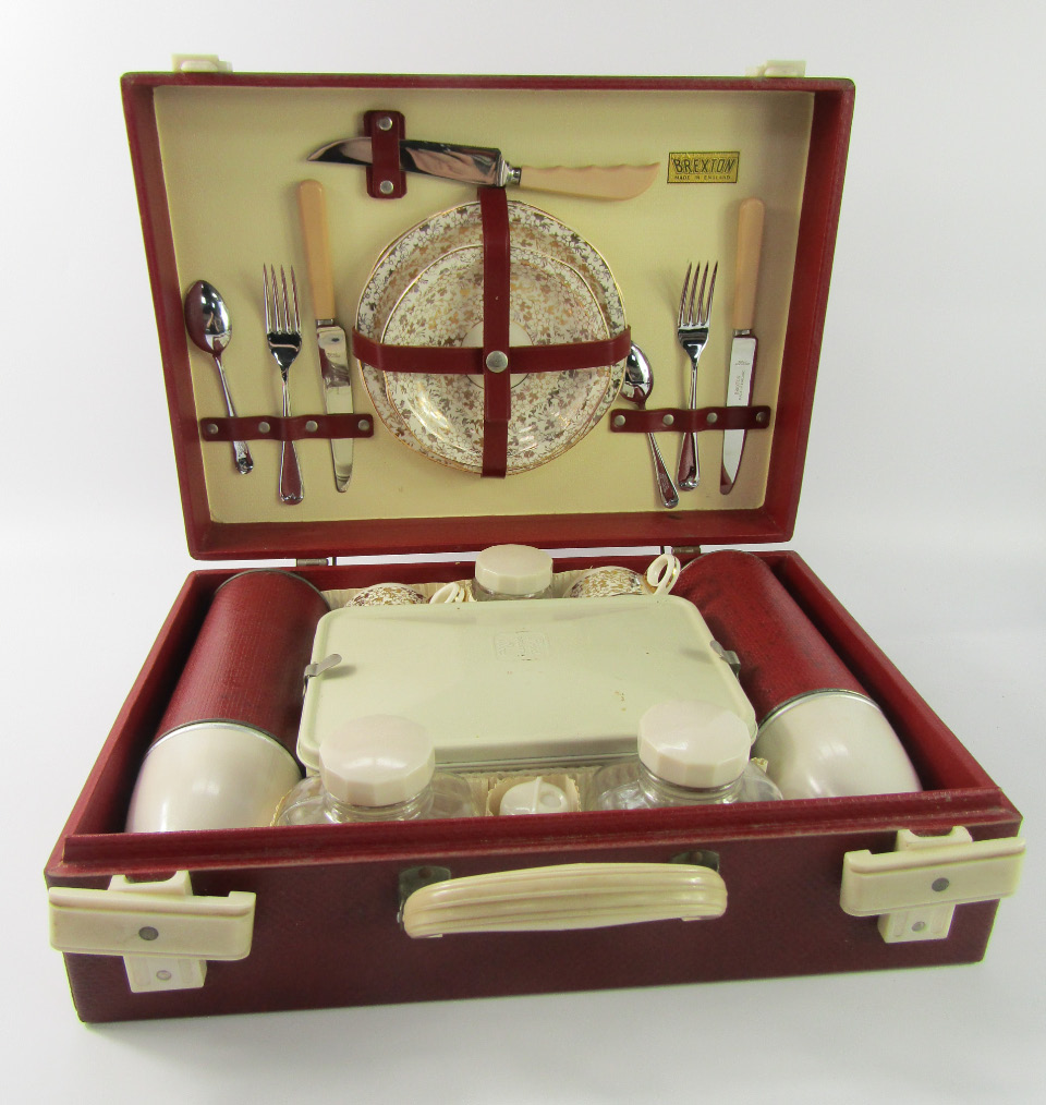 Appraisal: A Brexton picnic set in a red case