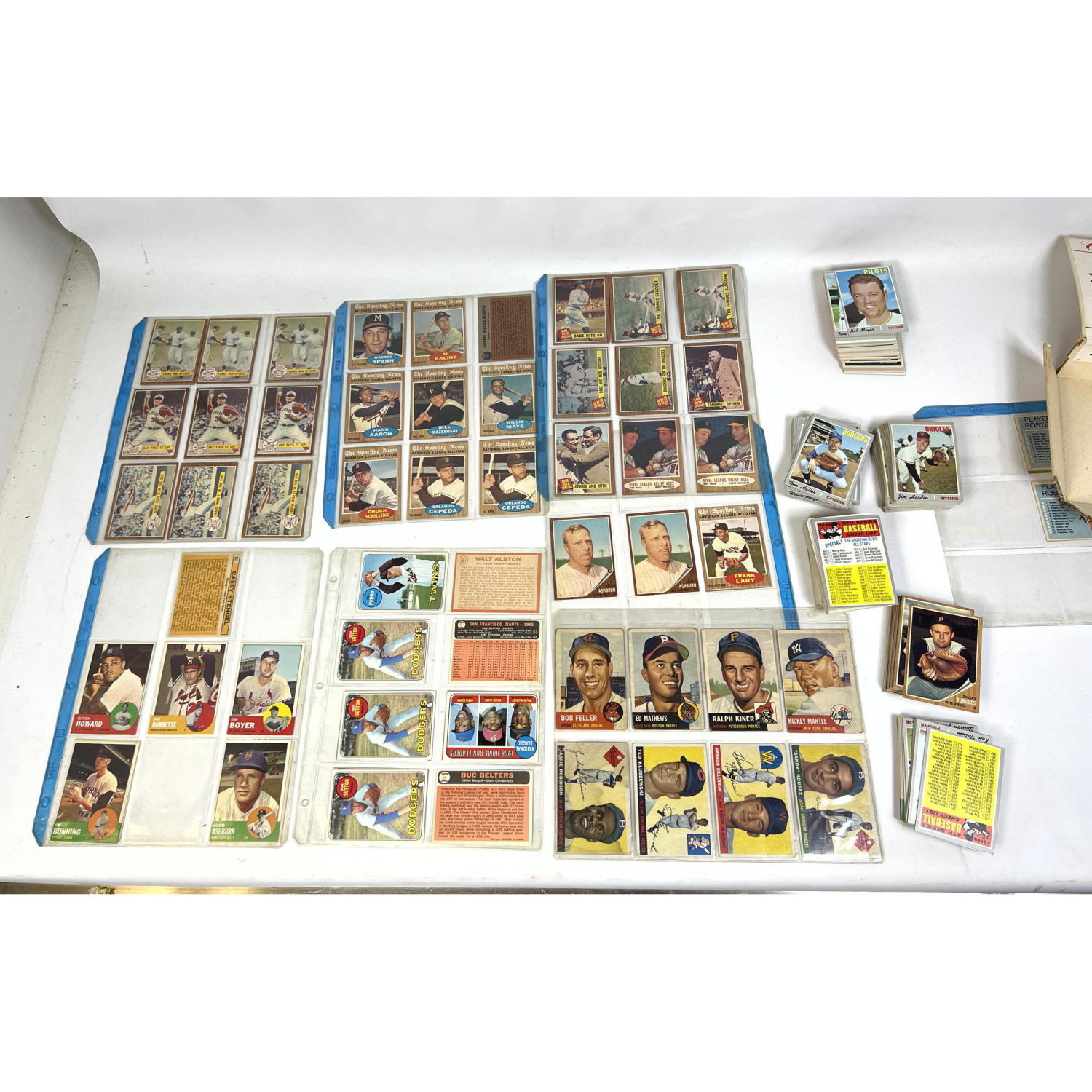 Appraisal: s and s Topps baseball cards approx Hank Aaron Mickey