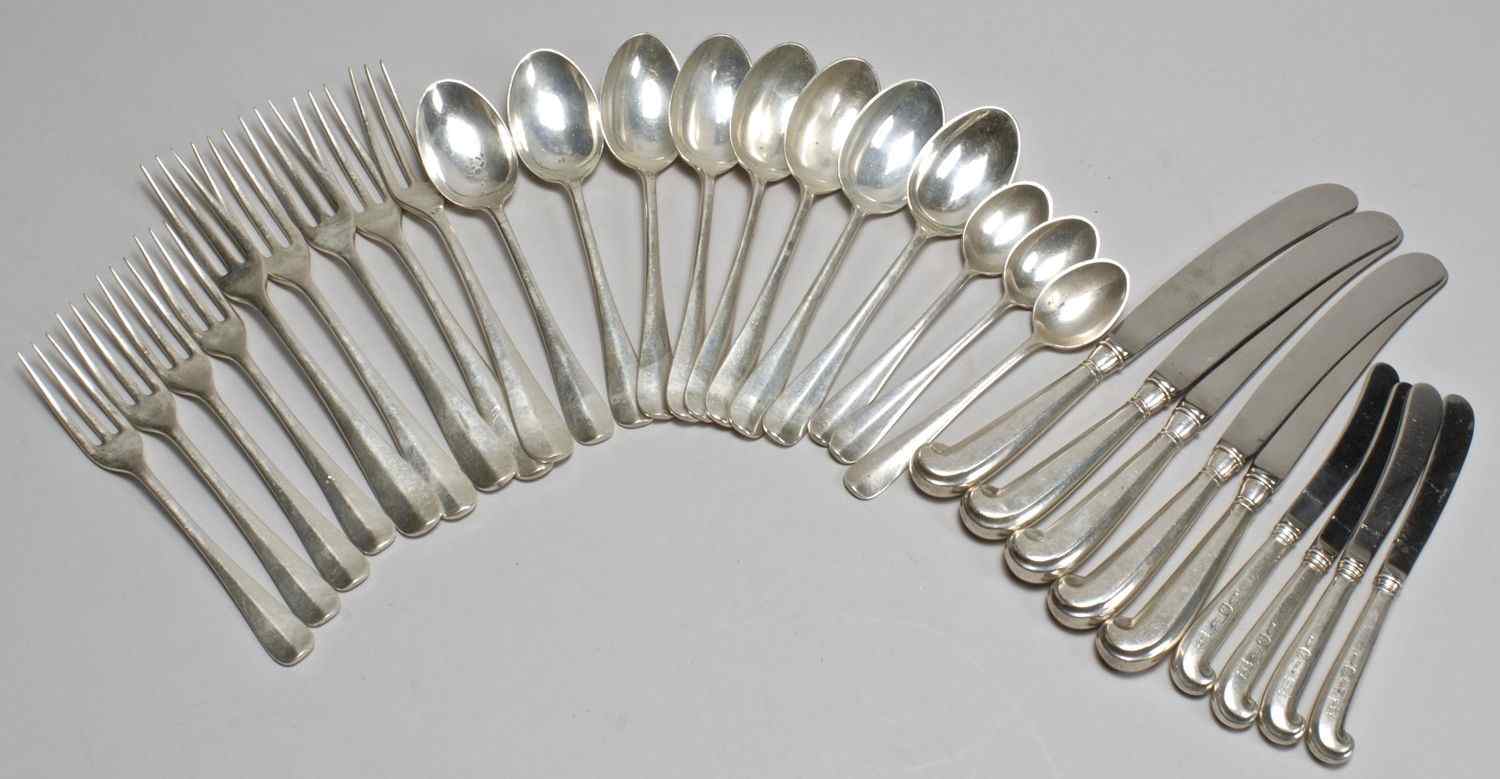 Appraisal: KIRK-STIEFF SILVER CO STERLING SILVER PARTIAL FLATWARE SETIn the Williamsburg