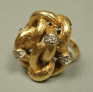 Appraisal: k Cold Knot Ring with Diamonds Large Cocktail Ring Size