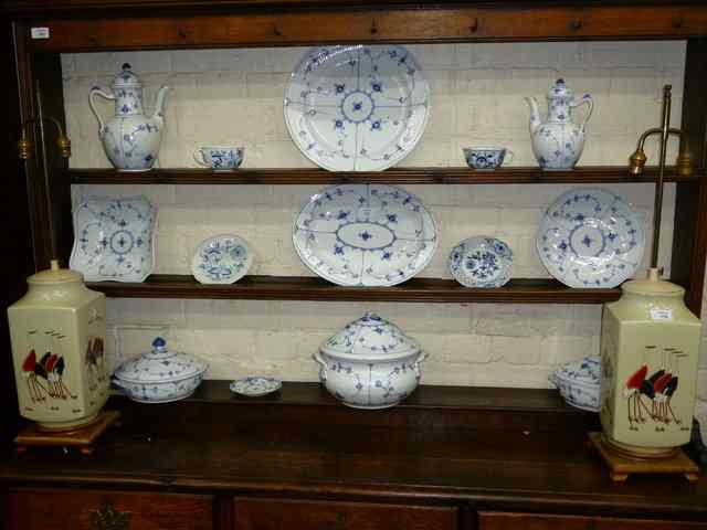 Appraisal: A QUANTITY OF VARIOUS ROYAL COPENHAGEN ONION PATTERN CERAMICS to