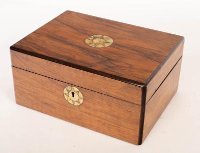 Appraisal: A Victorian walnut work box cm wide containing a quantity