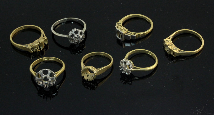 Appraisal: A quantity of unfinished rings lacking stones mainly ct total