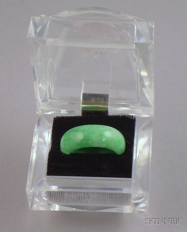 Appraisal: Jade Saddle Ring size