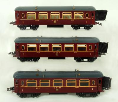 Appraisal: Three Hornby No saloon coaches finished in L M S