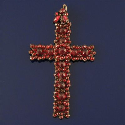 Appraisal: A late th century Bohemian garnet cross with a garnet