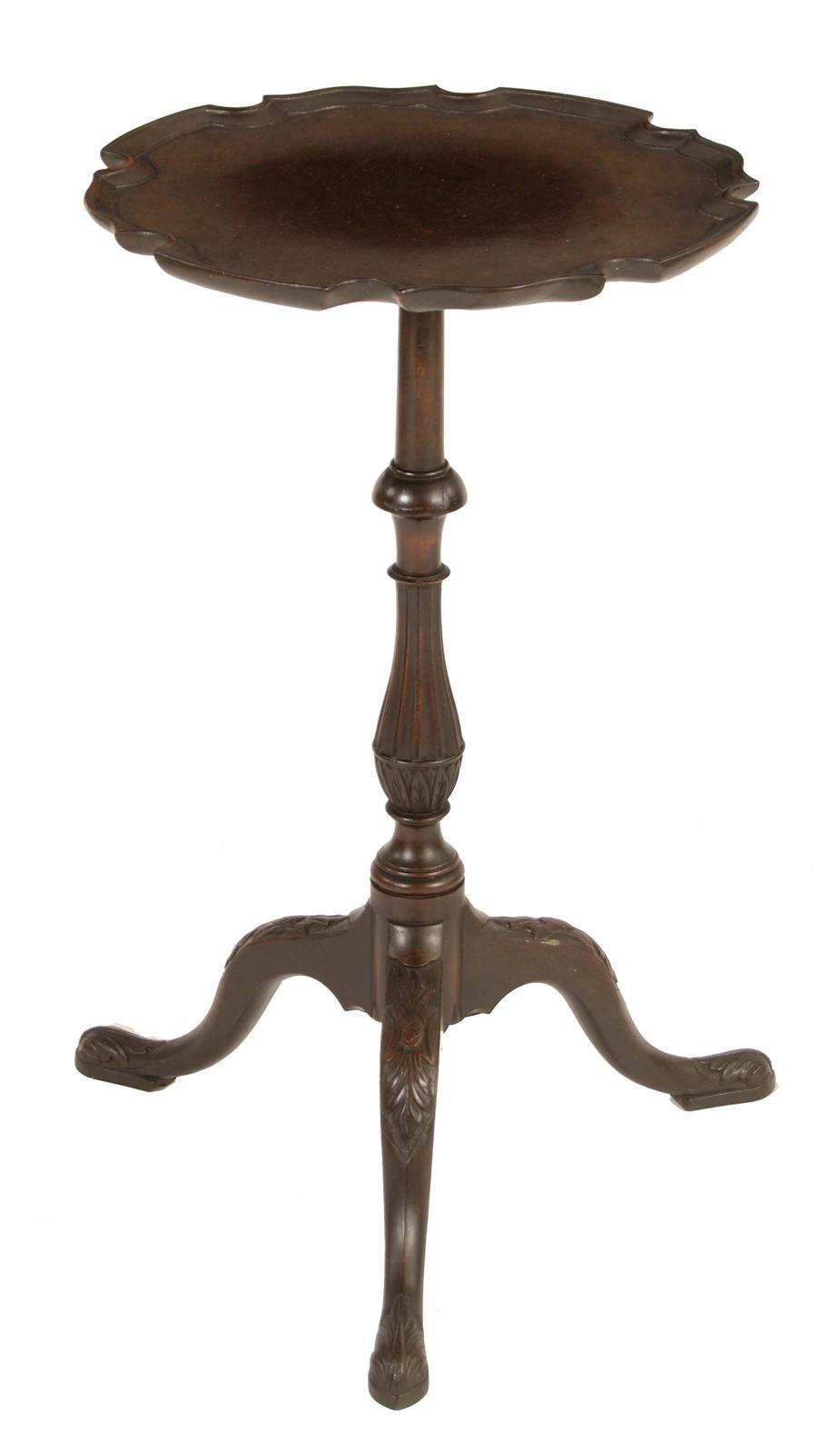 Appraisal: A mahogany tripod table