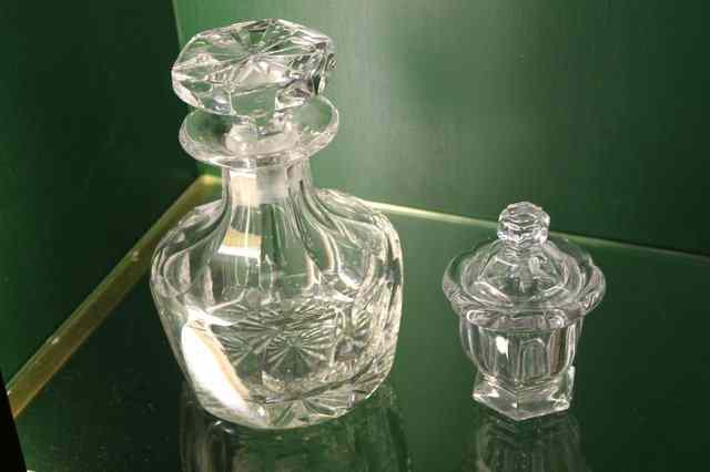 Appraisal: A STUART HEAVY CUT GLASS DECANTER and stopper and a