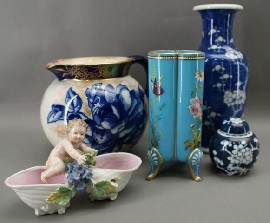 Appraisal: A mixed lot of ceramic and glass comprising a Royal