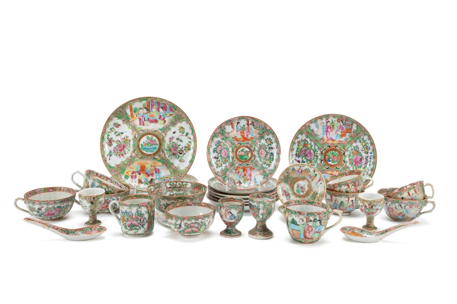 Appraisal: CHINESE ROSE MEDALLION TABLEWARE PC Twenty-eight piece assortment of various