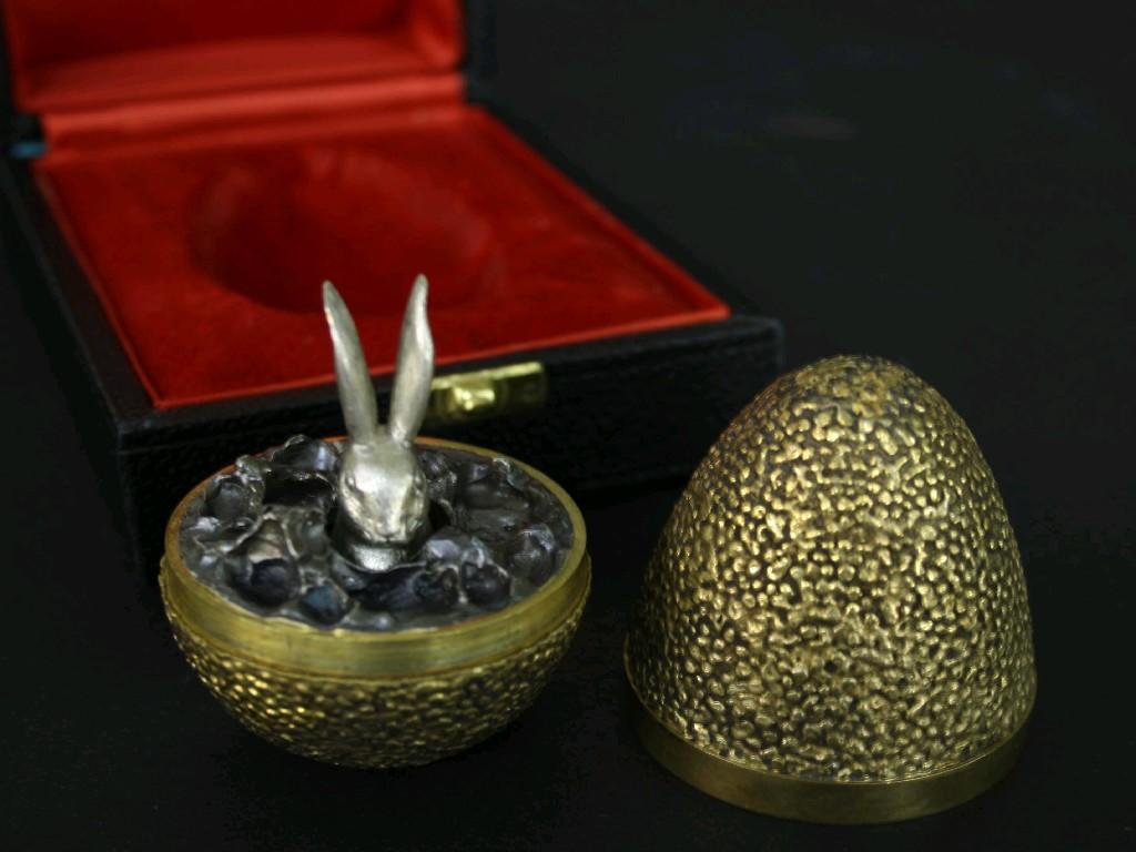 Appraisal: Stuart Devlin silver-gilt Easter egg the egg with geometric relief