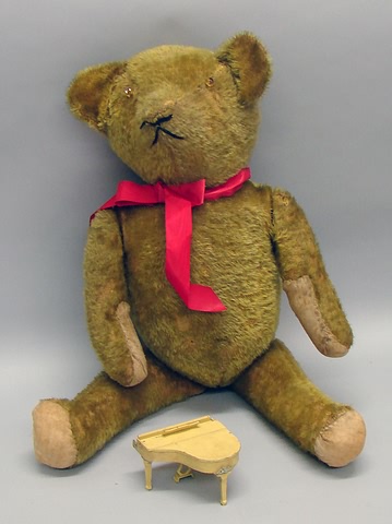 Appraisal: Lot Gold mohair bear with tan flannel pads Mohair has