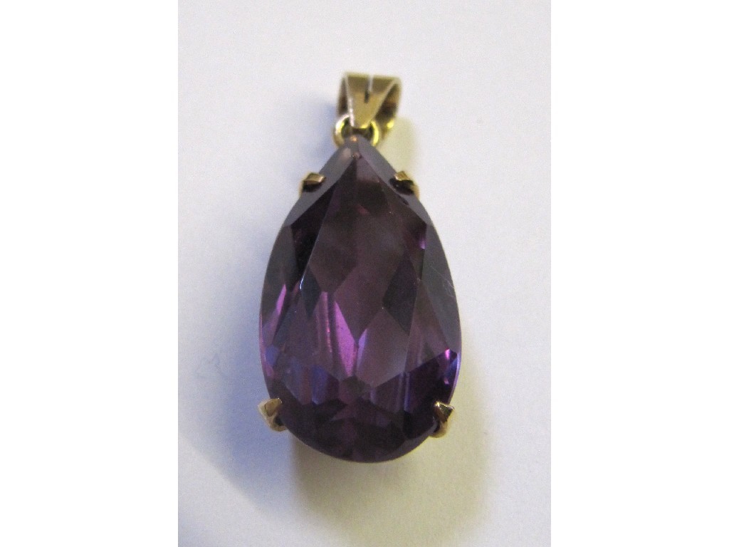 Appraisal: ct gold mounted pear shaped alexandrite pendant