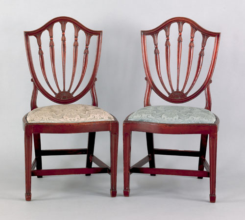 Appraisal: Pair of Pennsylvania or Maryland Federal mahogany shieldback dining chairs