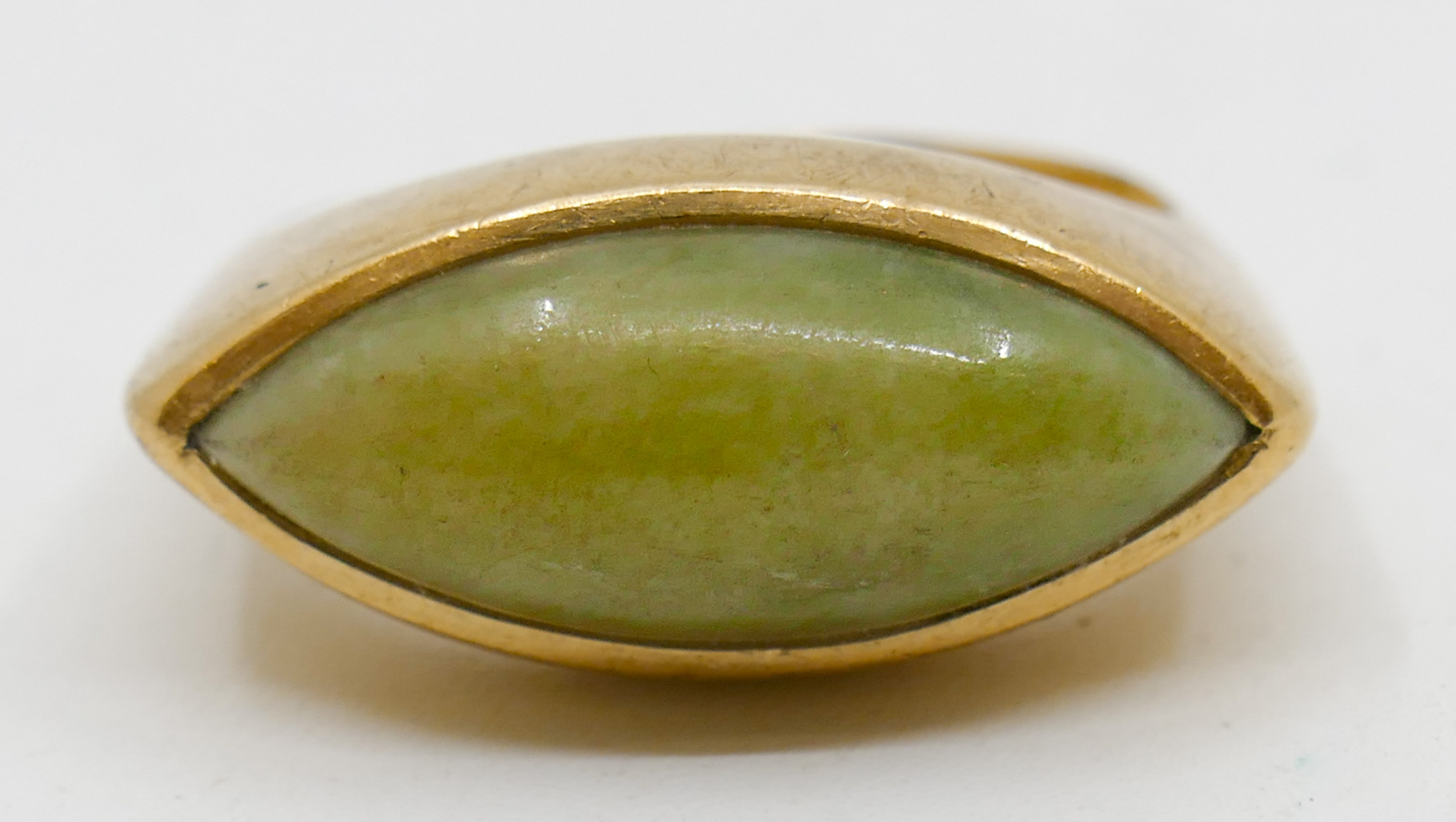 Appraisal: k Jade Cat's Eye Cabochon Ring Size '' - Grams