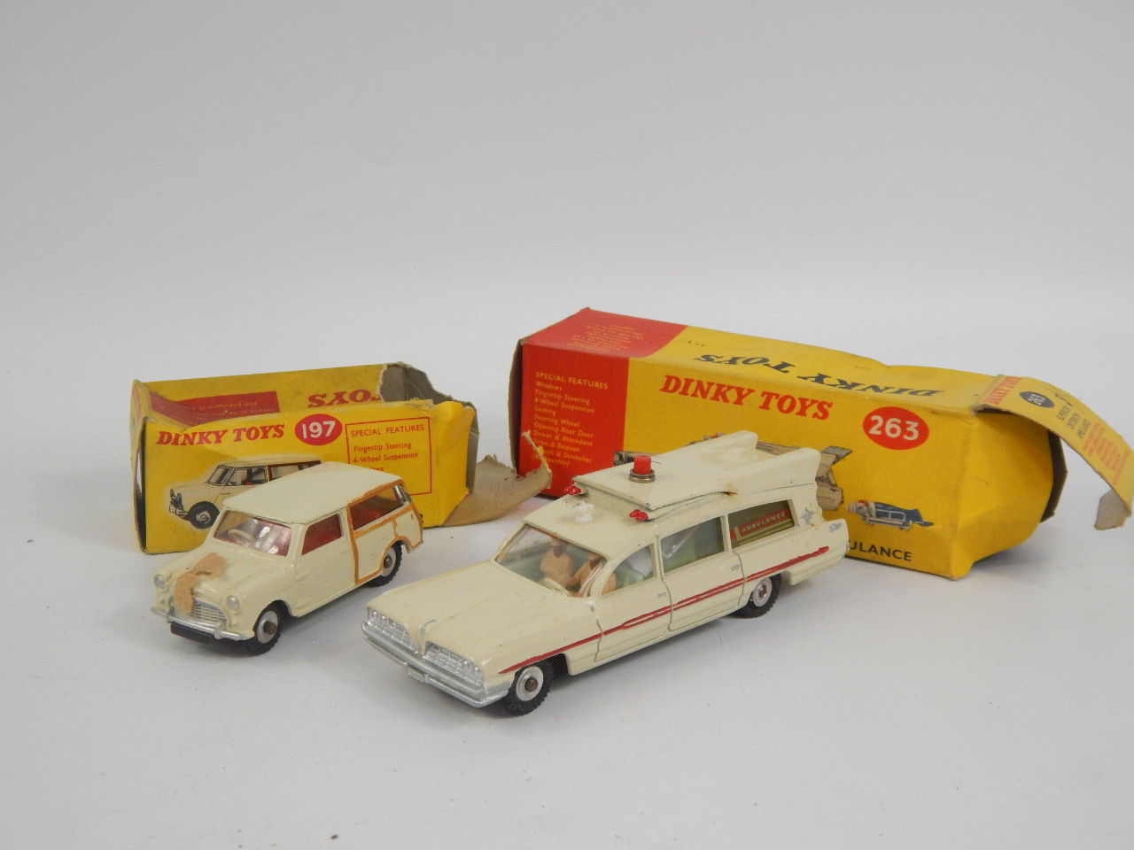 Appraisal: A Dinky Toys die cast vehicle Super Criterion Ambulance no