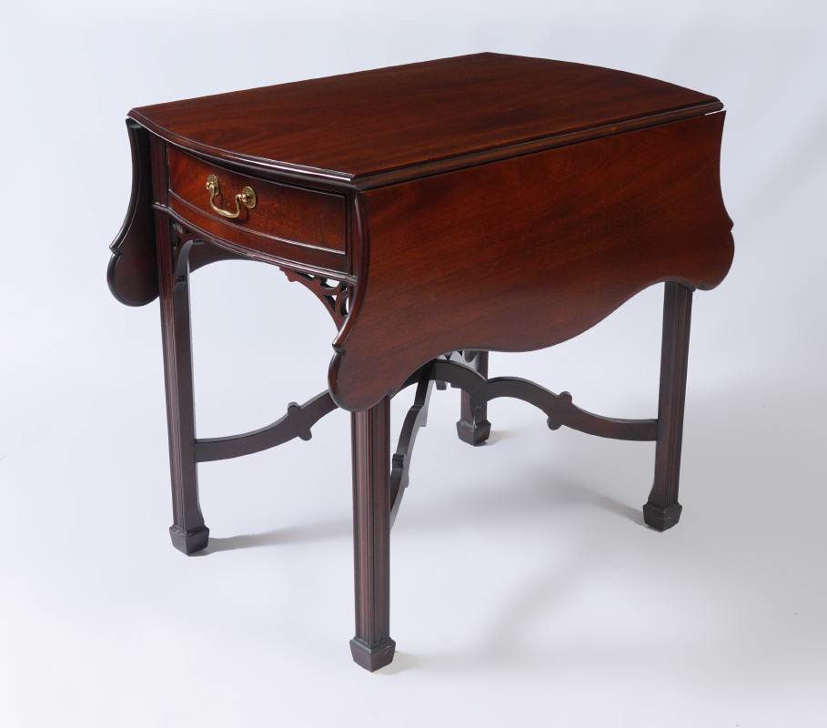 Appraisal: KINDEL WINTERTHUR COLLECTION MAHOGANY DROP LEAF TABLE Double drop leaves