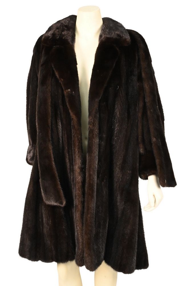 Appraisal: Length Brown Mink Coat having notched collar banded cuffs side