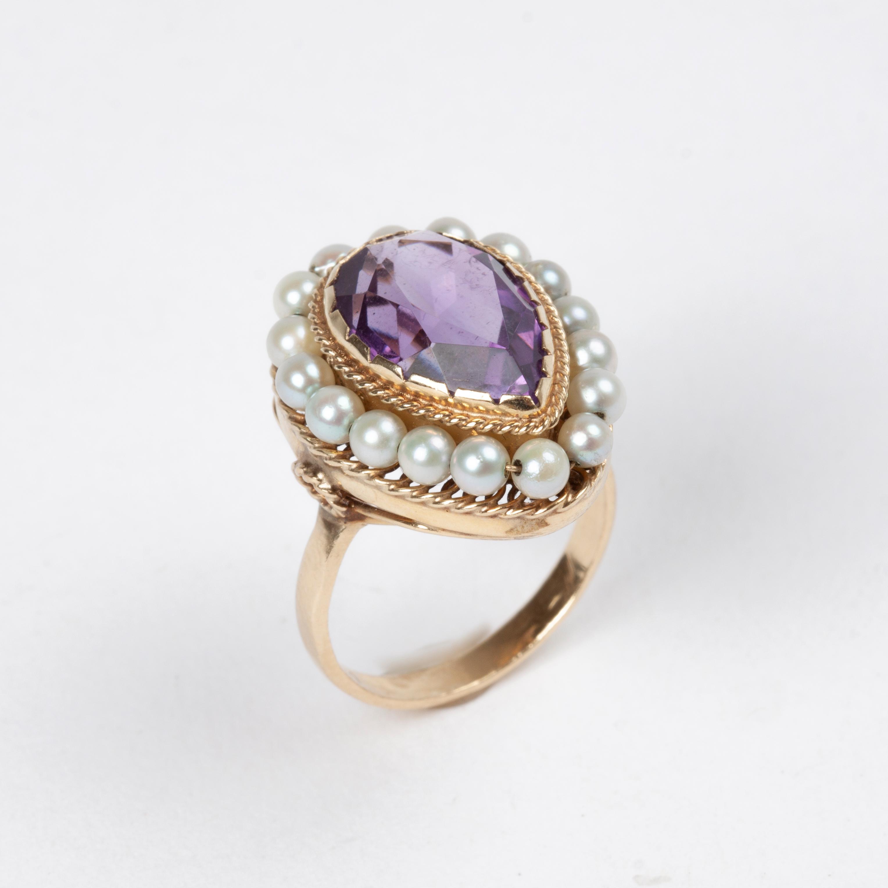 Appraisal: AMETHYST SEED PEARL K RING A yellow k gold ring