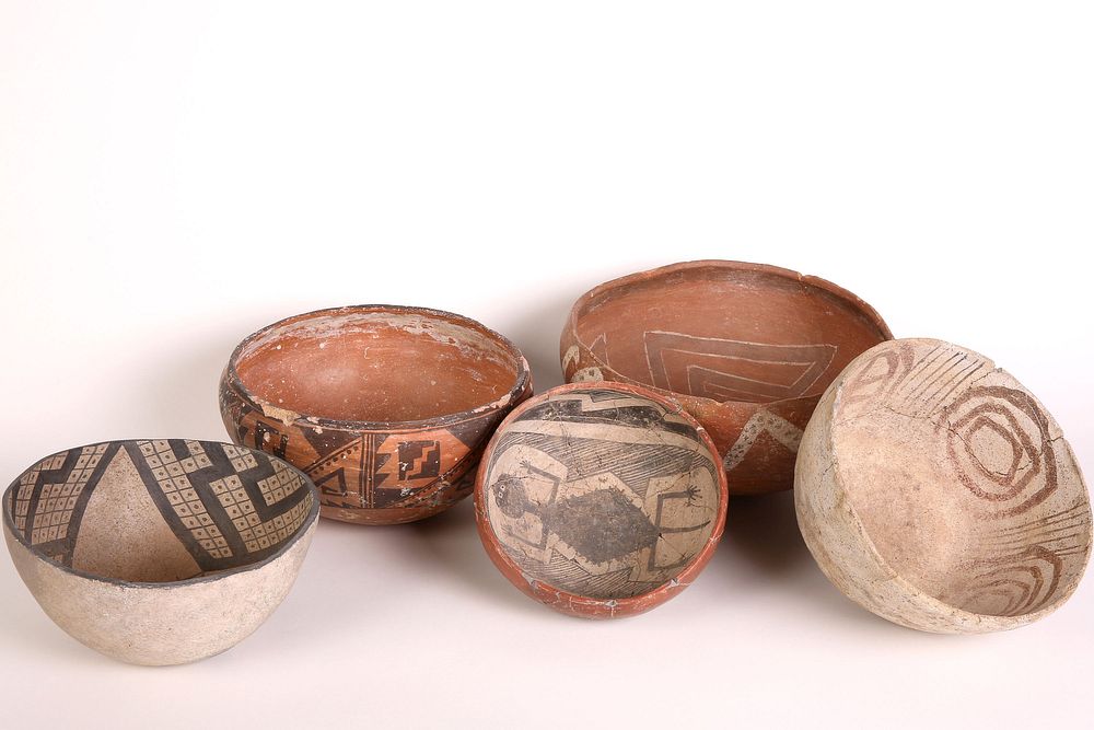 Appraisal: Group of Five Prehistoric Bowls Prehistoric Group of Five Bowls