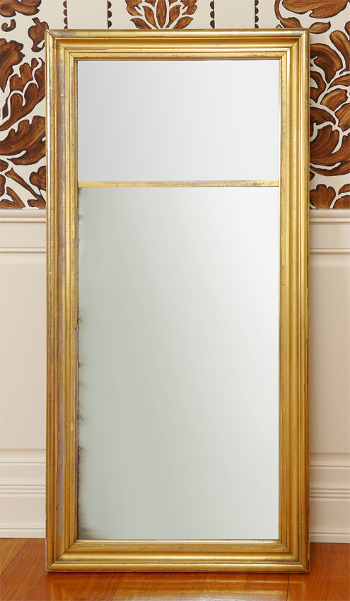 Appraisal: TH CENTURY AMERICAN GILT WOOD WALL MIRROR Carved gilt wood