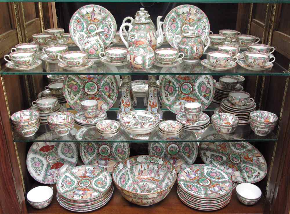 Appraisal: A LARGE ASSEMBLED ROSE MEDALLION CHINA SERVICE Approx pieces with