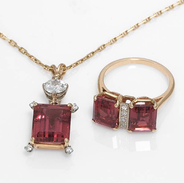 Appraisal: A pink tourmaline and diamond jewelry set comprising a pendant