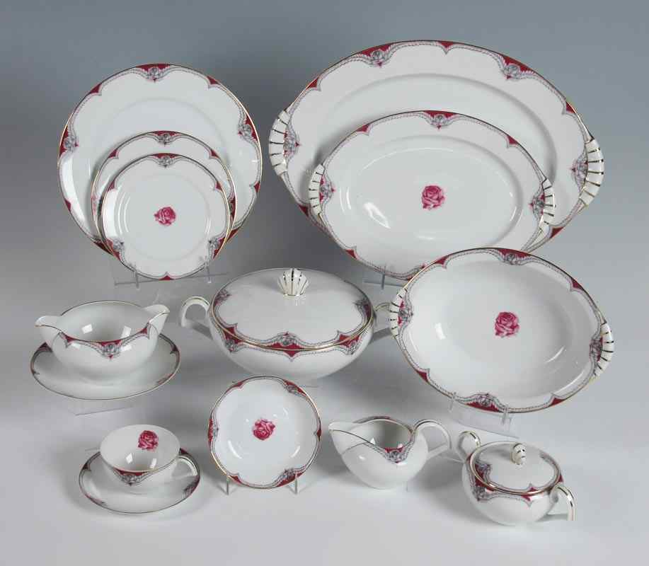 Appraisal: NARUMI ''VICTORY'' PATTERN FINE CHINA Approx pieces to include dinner