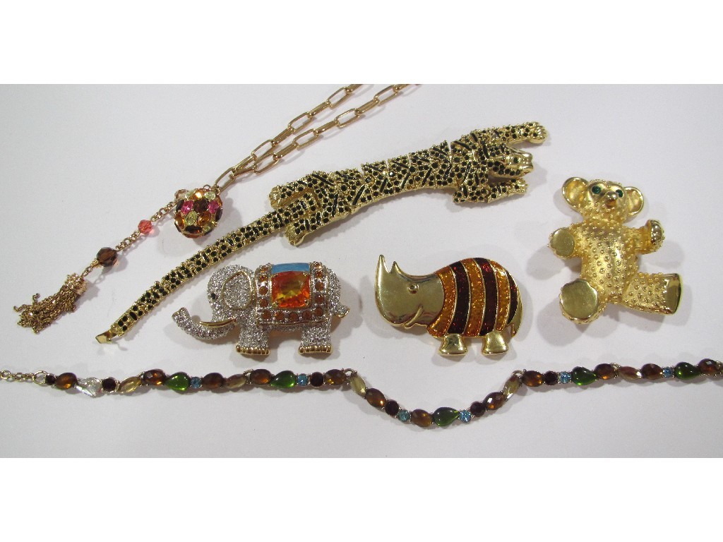 Appraisal: Lot comprising yellow metal and paste costume brooches a multi