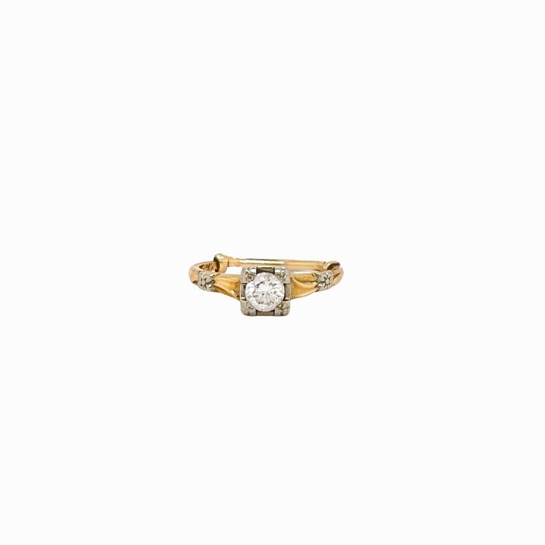 Appraisal: Antique K Diamond Ring Antique K Diamond Ring Ceneter Stone