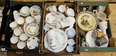 Appraisal: Large collection of pottery to include various Queen Anne tea