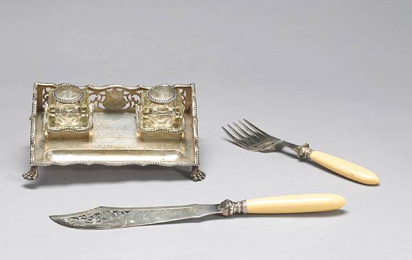 Appraisal: A George V silver desk stand with silver mounted cut