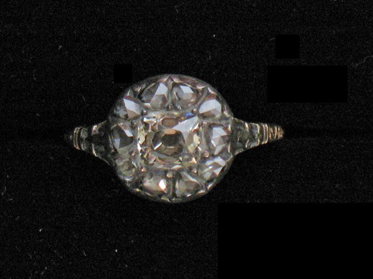 Appraisal: AN EARLY GEORGE III DIAMOND CLUSTER RING the central old