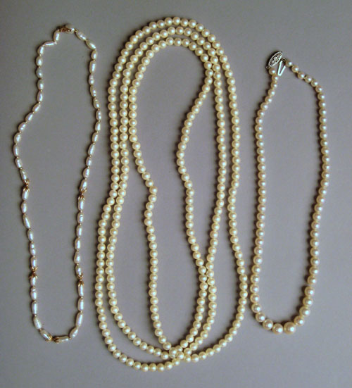 Appraisal: K gold and pearl necklace graduated pearl necklace l pearl