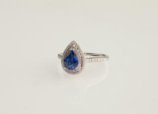 Appraisal: Lady's K White Gold Dinner Ring with carat pear shaped