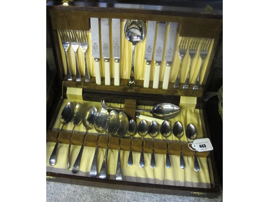 Appraisal: A cased cutlery set