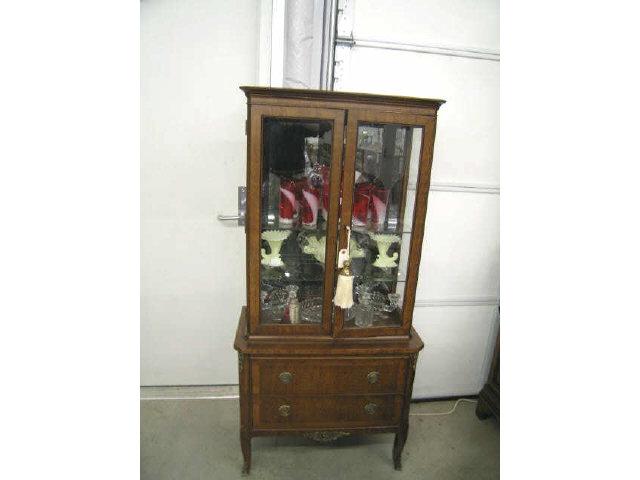 Appraisal: Henredon Display Cabinet double doors over double drawers