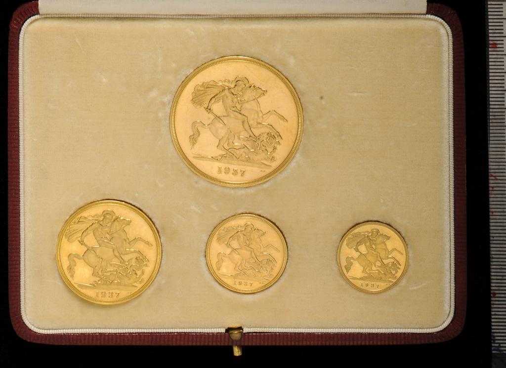 Appraisal: GEORGE VI FIVE POUNDS - HALF SOVEREIGN PROOF SET case