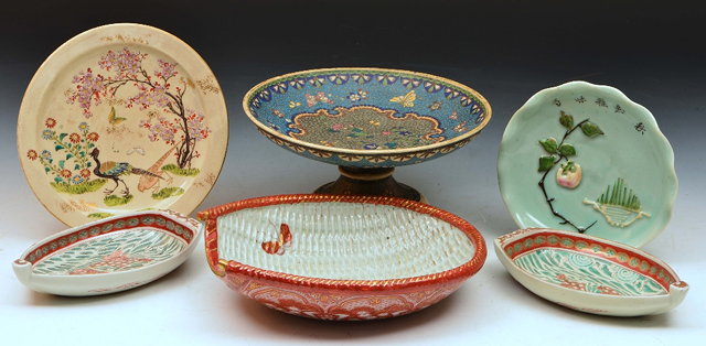 Appraisal: Japanese Kutani basketdecorated butterflies a pair of boat-shaped dishes a