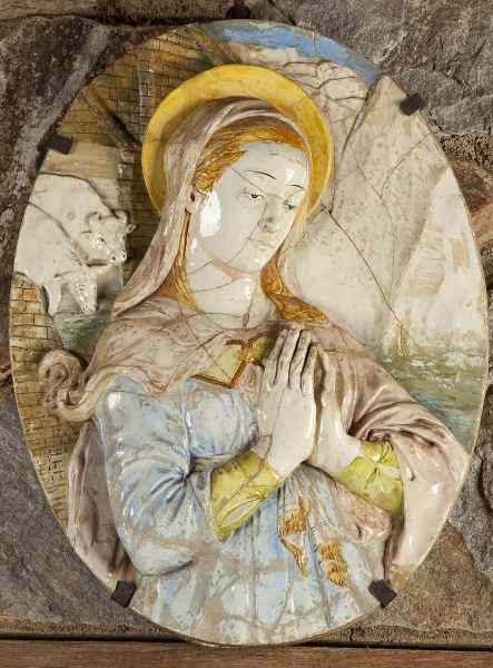 Appraisal: Madonna Plaqueterra cotta in the style of the Della Robbia