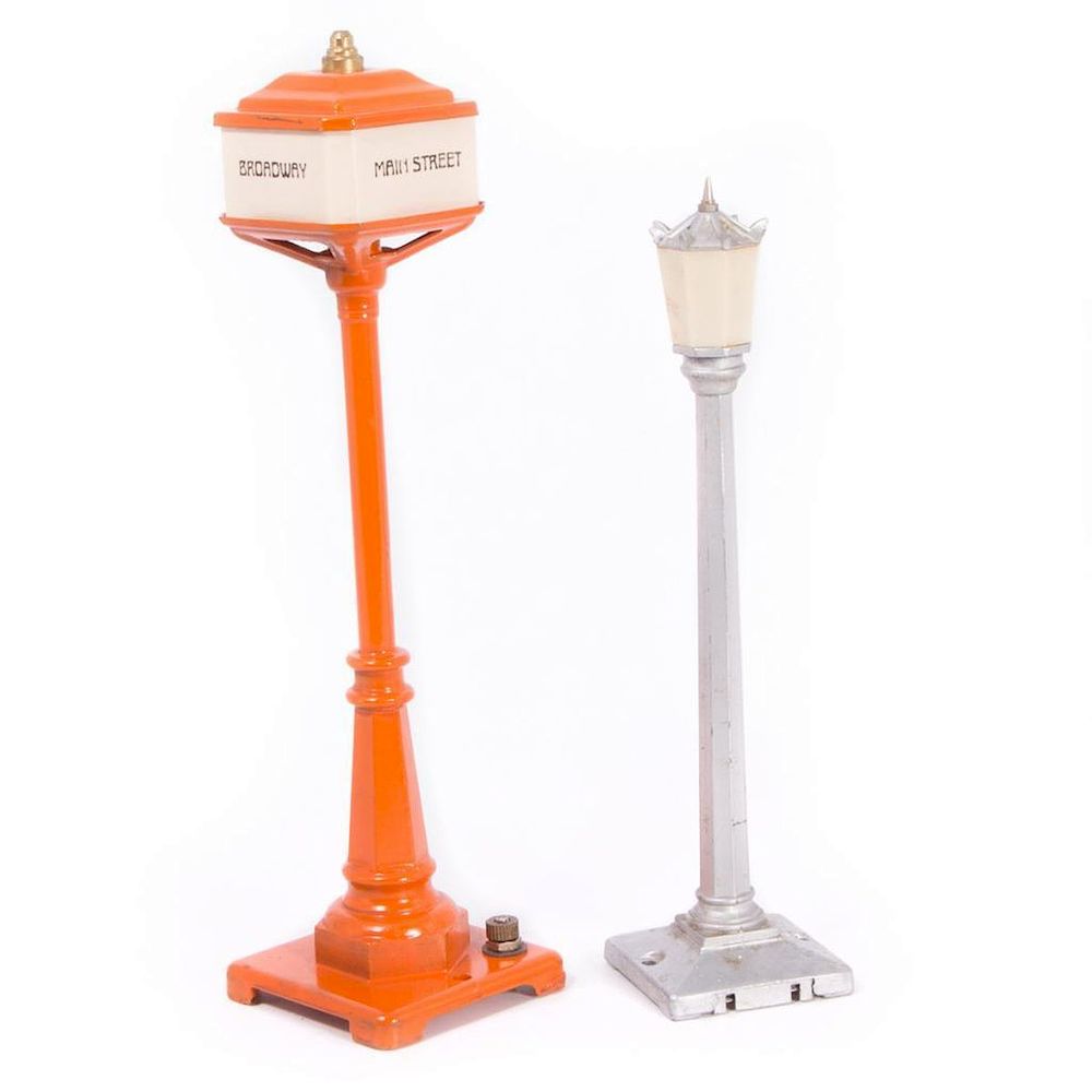 Appraisal: Lionel Prewar and Lamp Posts Lionel prewar orange Lamp Post