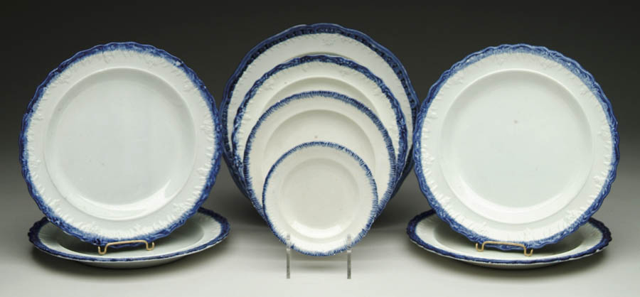 Appraisal: LOT OF EIGHT ASSORTED LEEDS BLUE FEATHER EDGE PLATES SIZES