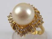 Appraisal: A yellow metal tests carat gold cultured pearl and diamond