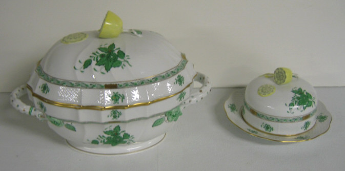 Appraisal: TWO HEREND COVERED DISHES Green Chinese Bouquet pattern with lemon