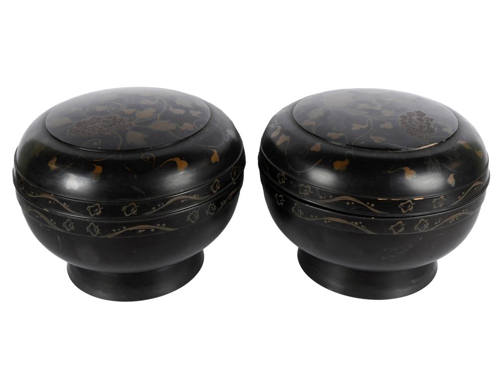 Appraisal: PAIR OF JAPANESE ROUND LACQUERED COVERED BOXESProvenance The Mrs Stuart