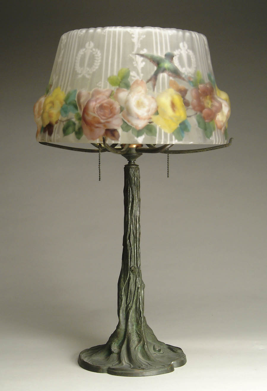 Appraisal: PAIRPOINT PUFFY TABLE LAMP Very nice Devonshire shade has a