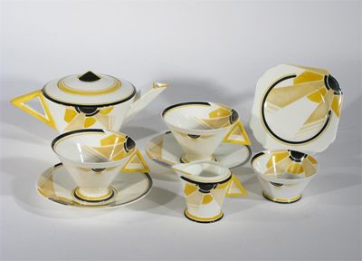 Appraisal: A Shelley Vogue Sunray pattern tea for two designed by